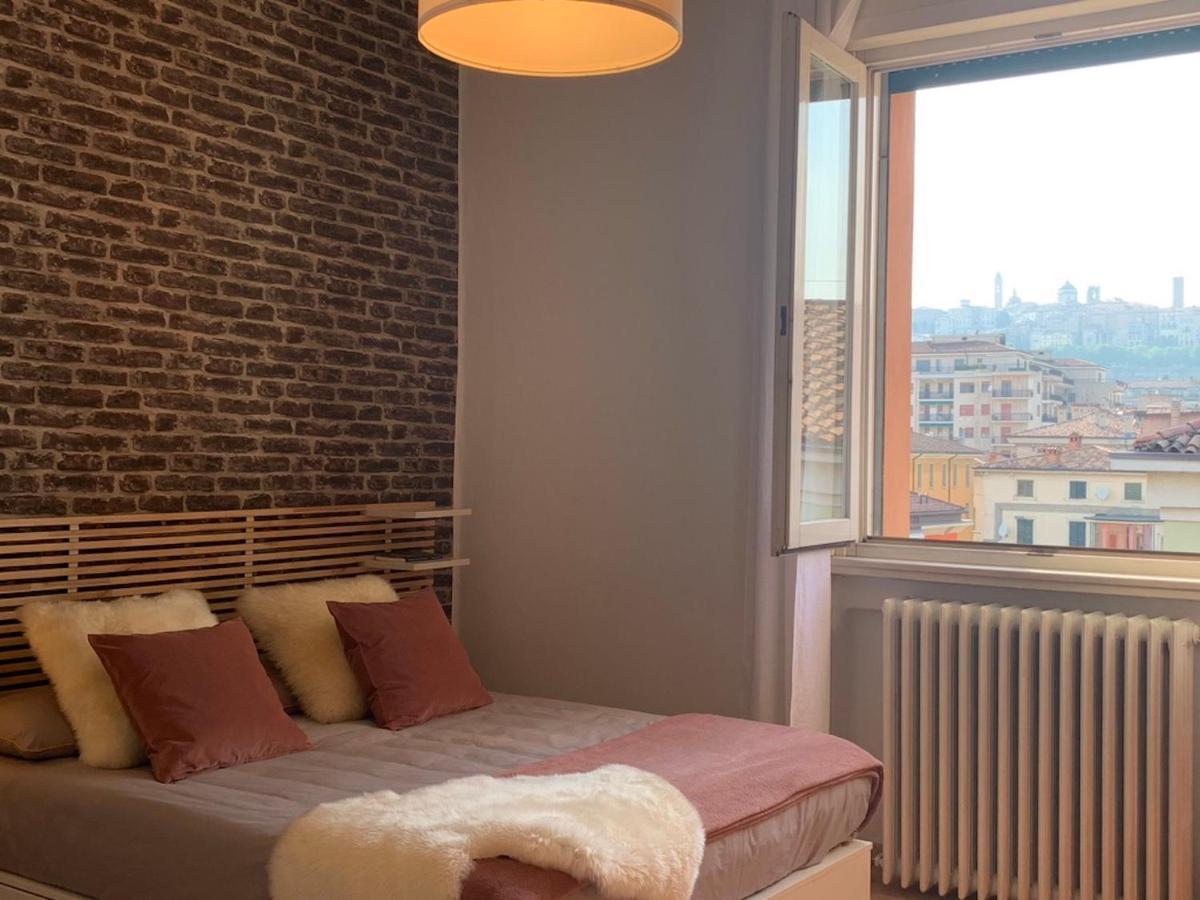 Camozzi Central Apartment Bergamo Exterior photo