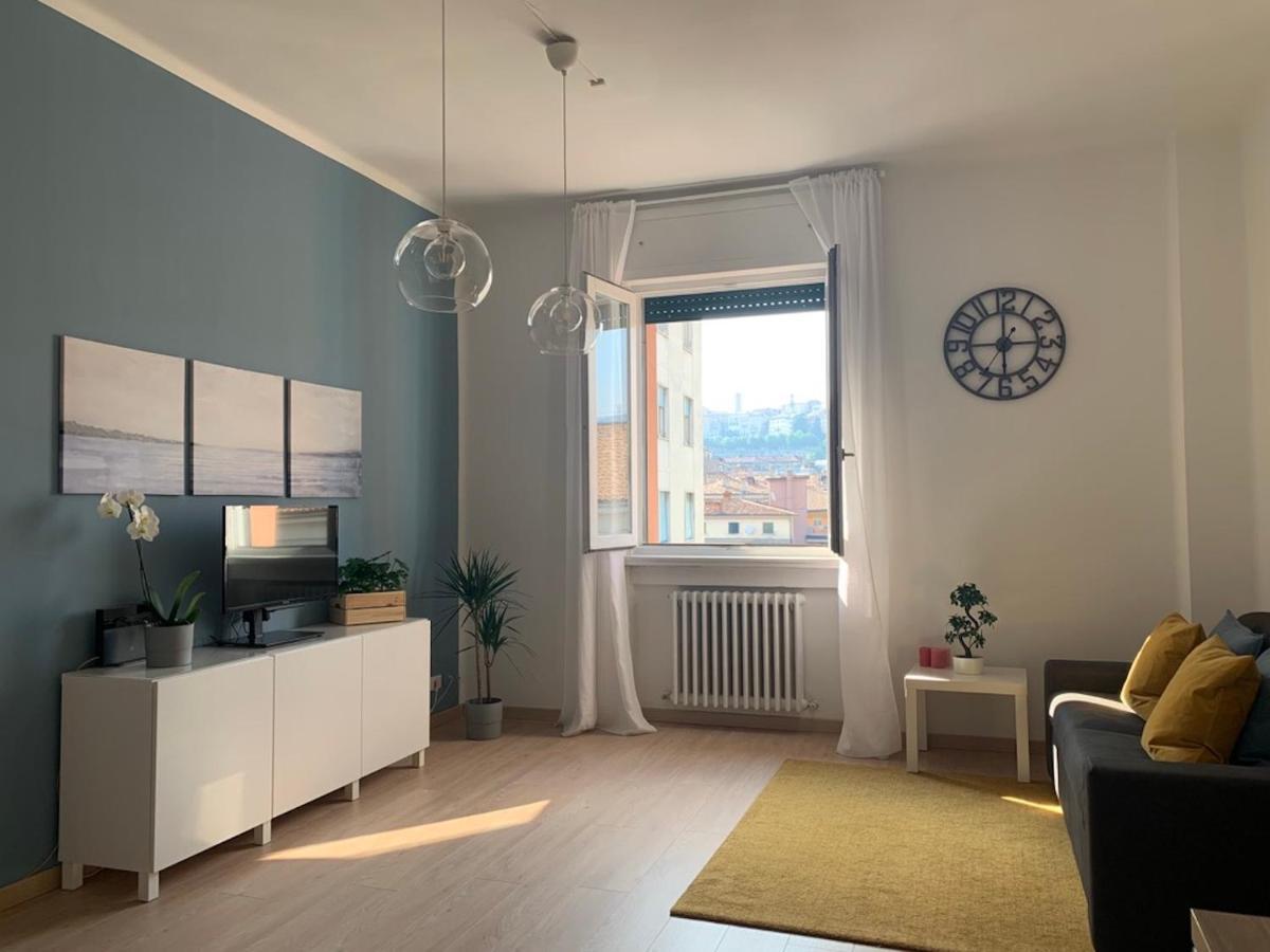 Camozzi Central Apartment Bergamo Exterior photo