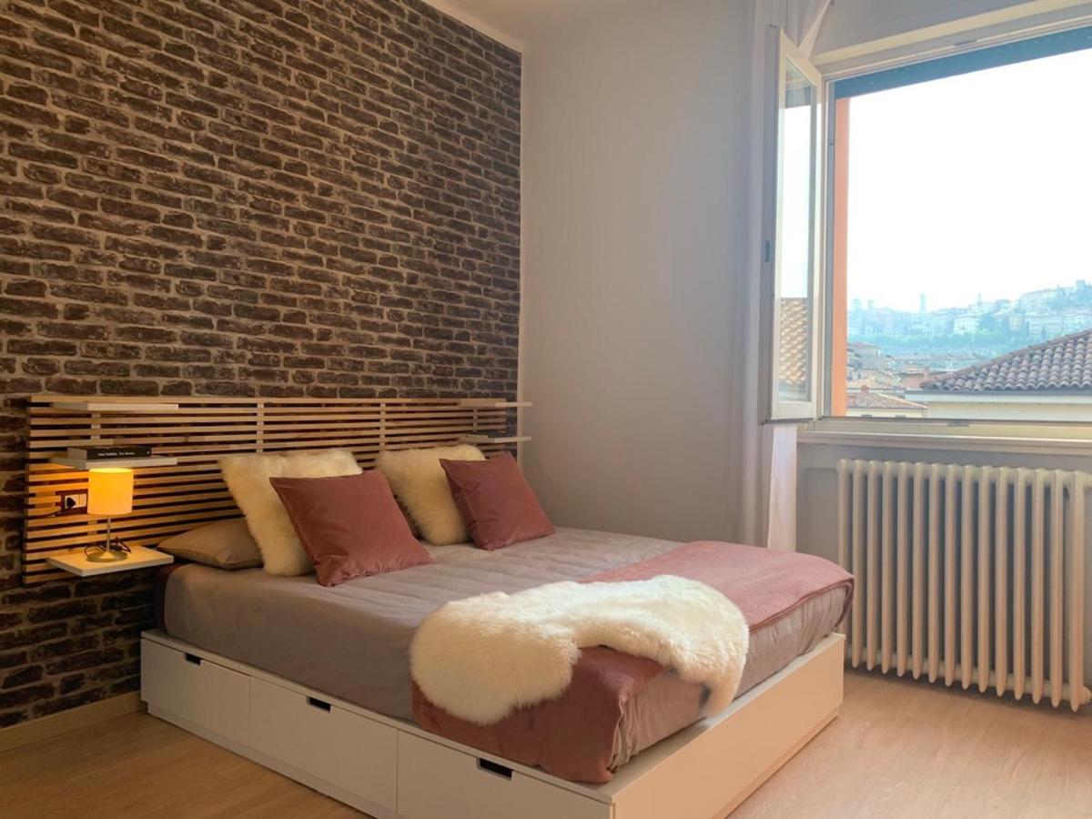 Camozzi Central Apartment Bergamo Exterior photo